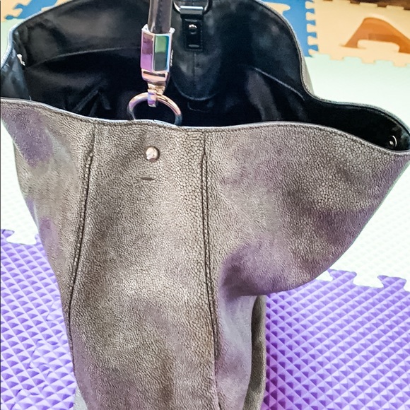 Yves Saint Laurent Hobo Bag - Picture 3 of 3